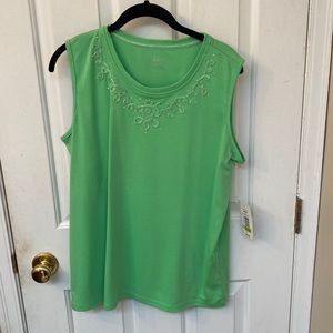 New! Sleeveless Top